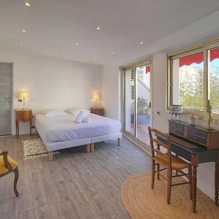 Immogroom -rooftop 150m2 -terrace 150m2 -parking -wifi - Ac Апартаменты