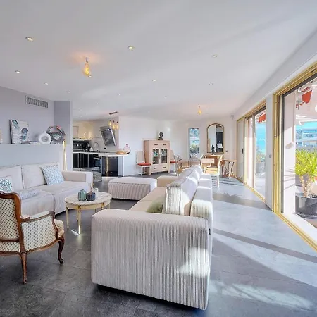 Upstays Penthouse Terrace 150m Lerins View Daire