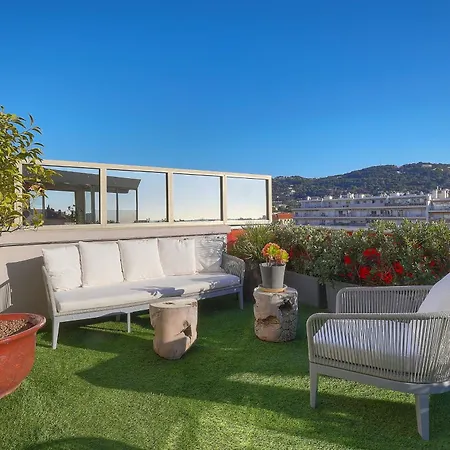 Daire Upstays Penthouse Terrace 150m Lerins View *